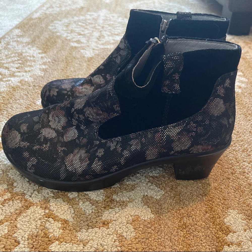 Alegria Hayden Boots Booties 39 Black Velvet Floral